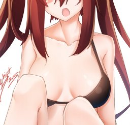 #トリミングで目元を隠すと意味深に見える 