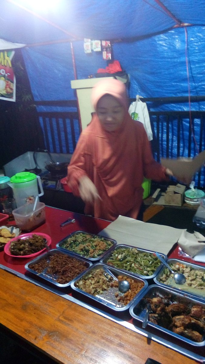 bambangsamur's tweet photo. Nasi Liwet SAMUR. Jl. Karang Jalak Kota Cirebon https://t.co/mZqdGsYQXT