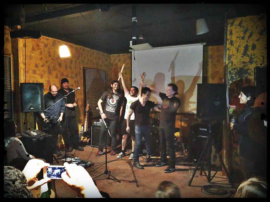VastagoRock's tweet photo. Revisa nuestra última presentación en #barZeppelin #Zeppelin #Rock #chile https://t.co/tJAgODfBKd https://t.co/GOcPv3GFJI
