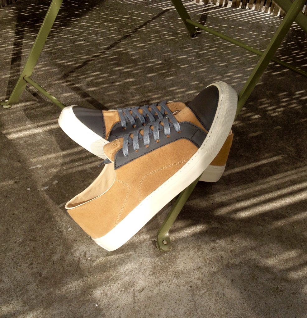LUHMEN's tweet photo. Vive le soleil ! Nos Massalia LION rugissent de bonheur !
#sneakers #madeinfrance https://t.co/YasViEF1Hj