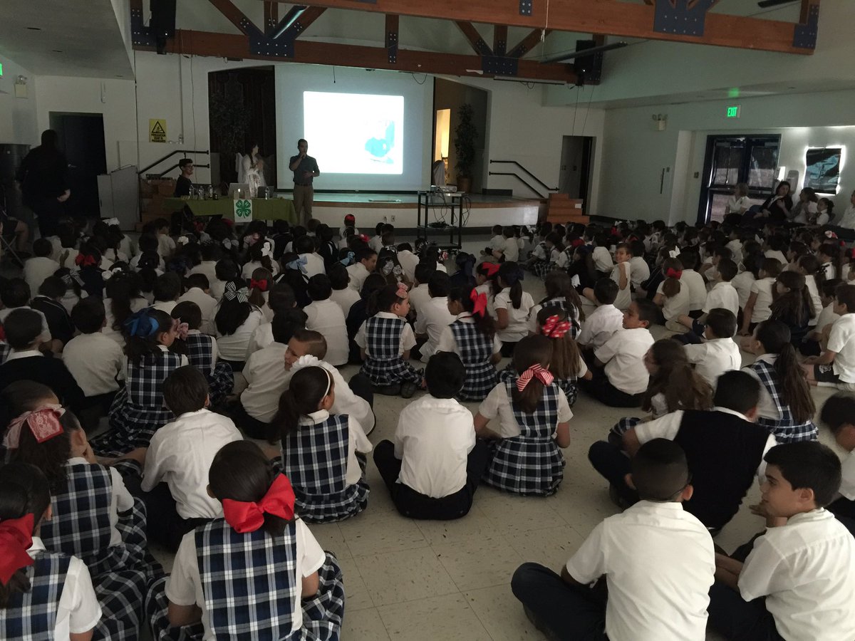 olgacademyclx's tweet photo. #earthday @olgacademyclx #wecare #learningaboutearth https://t.co/JyW68guDNv