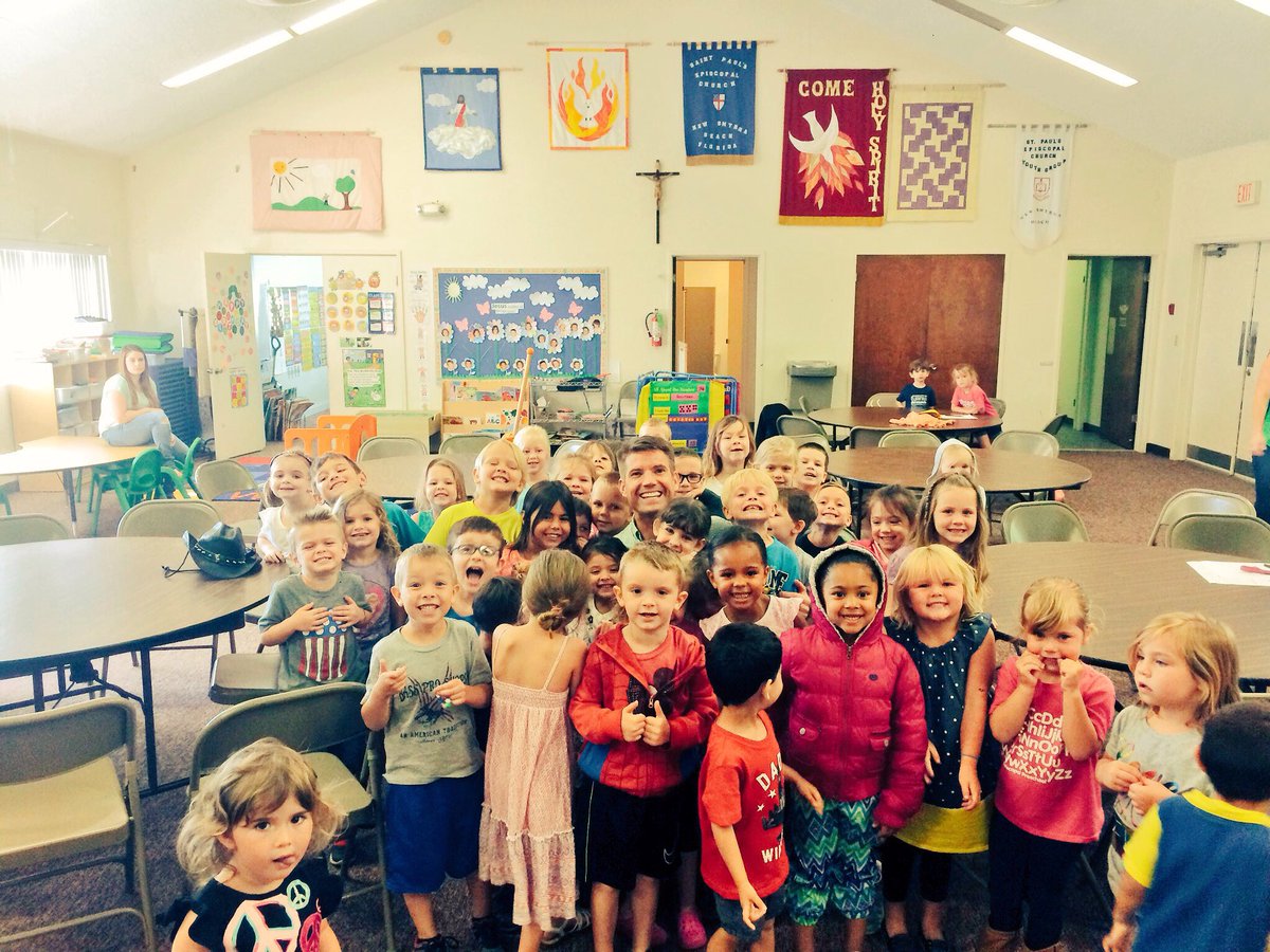 Bmpmagicdocs's tweet image. Dr. Mac having fun with St. Paul preschoolers in New Smyrna Beach!! #oralhygiene #education #bmpmagicdoctors