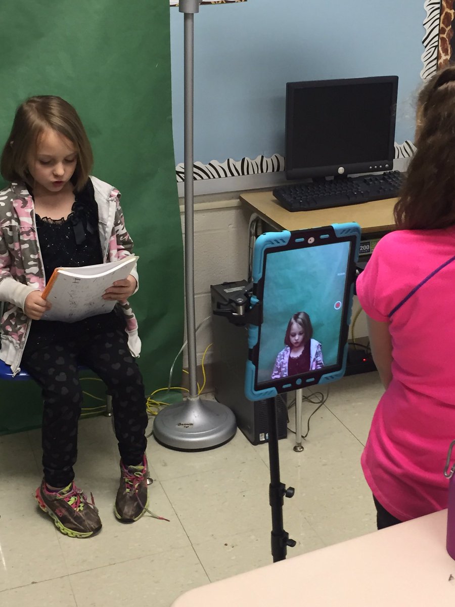 Karminrkr's tweet image. @CBennettFirst kids show off centers today. Green screen, kidblog, chatterpix, research, reading and more!!#raypec