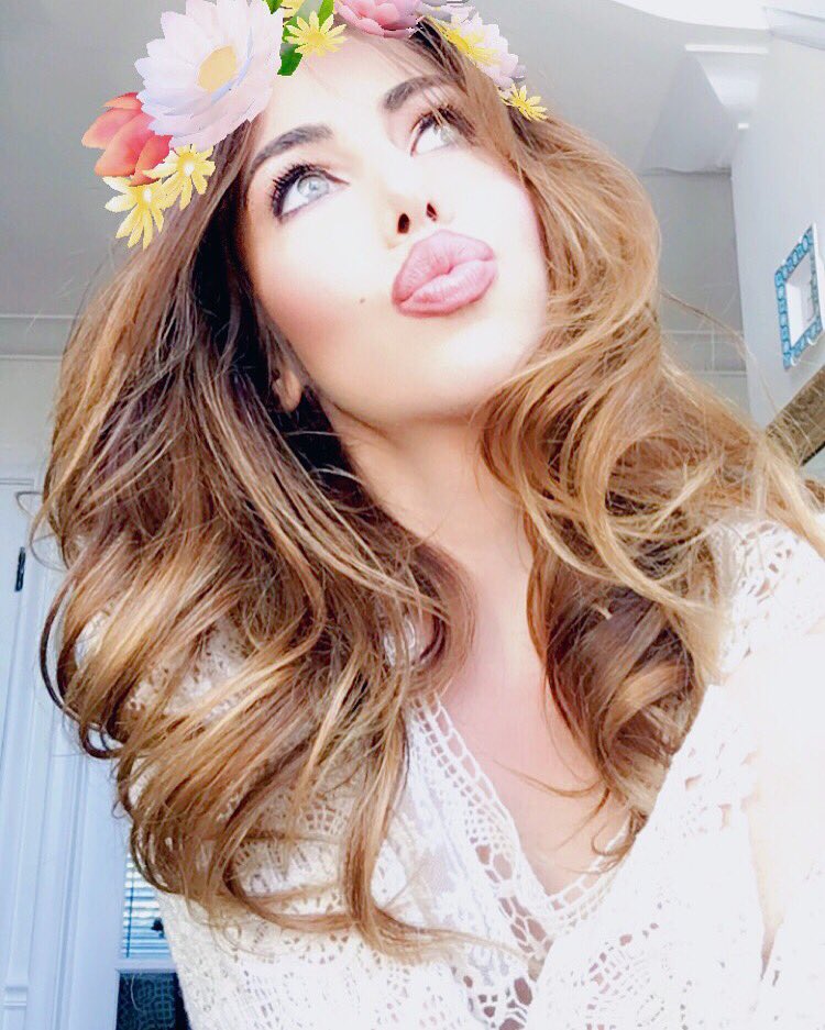 Boyandbombshell's tweet image. 💋