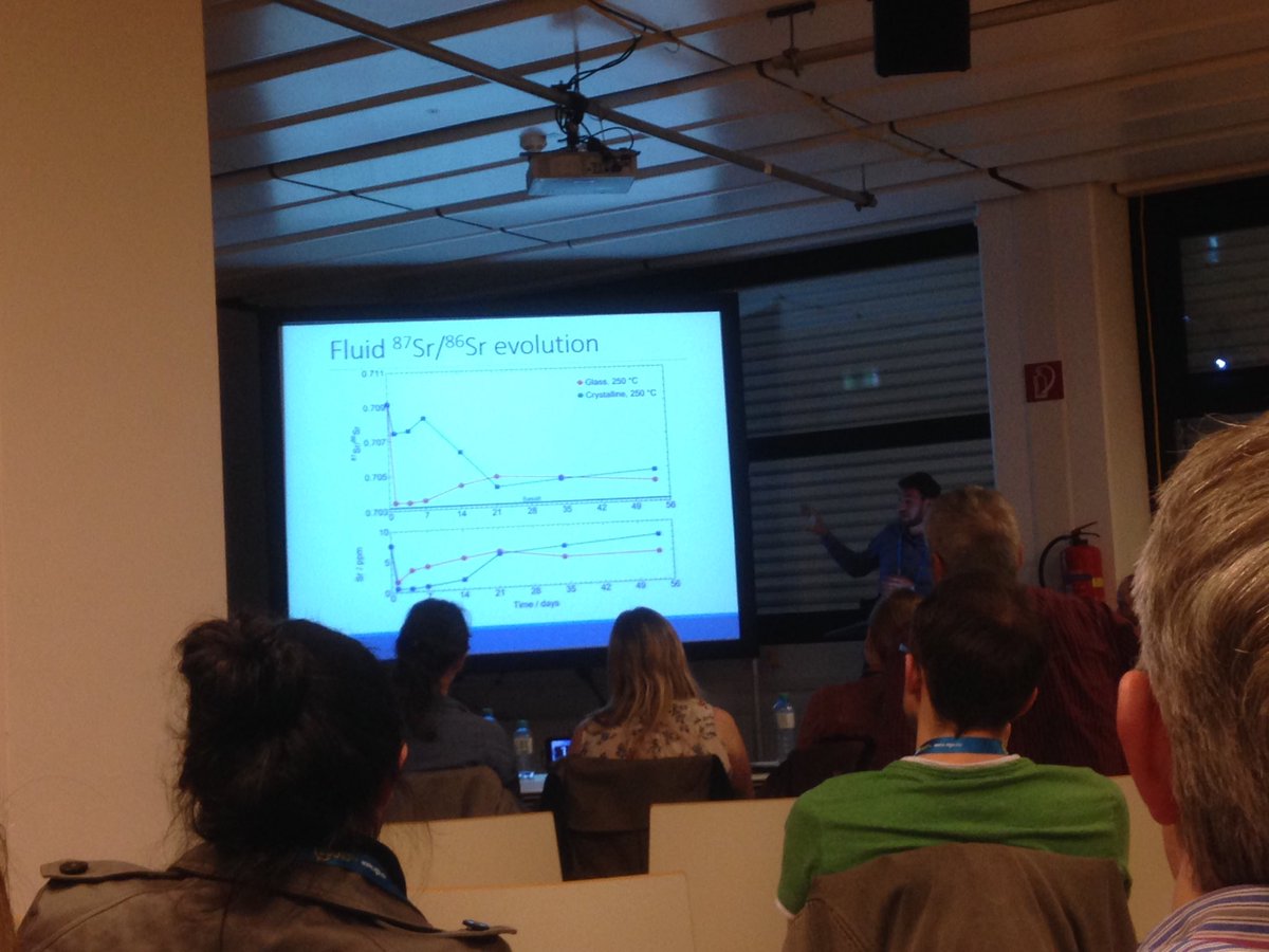 CO2_React's tweet photo. Martin Voigt from @CNRS describing Mg/Sr isotopes in seawater-basalt experiments at #EGU16 https://t.co/3vlDKuJJCV