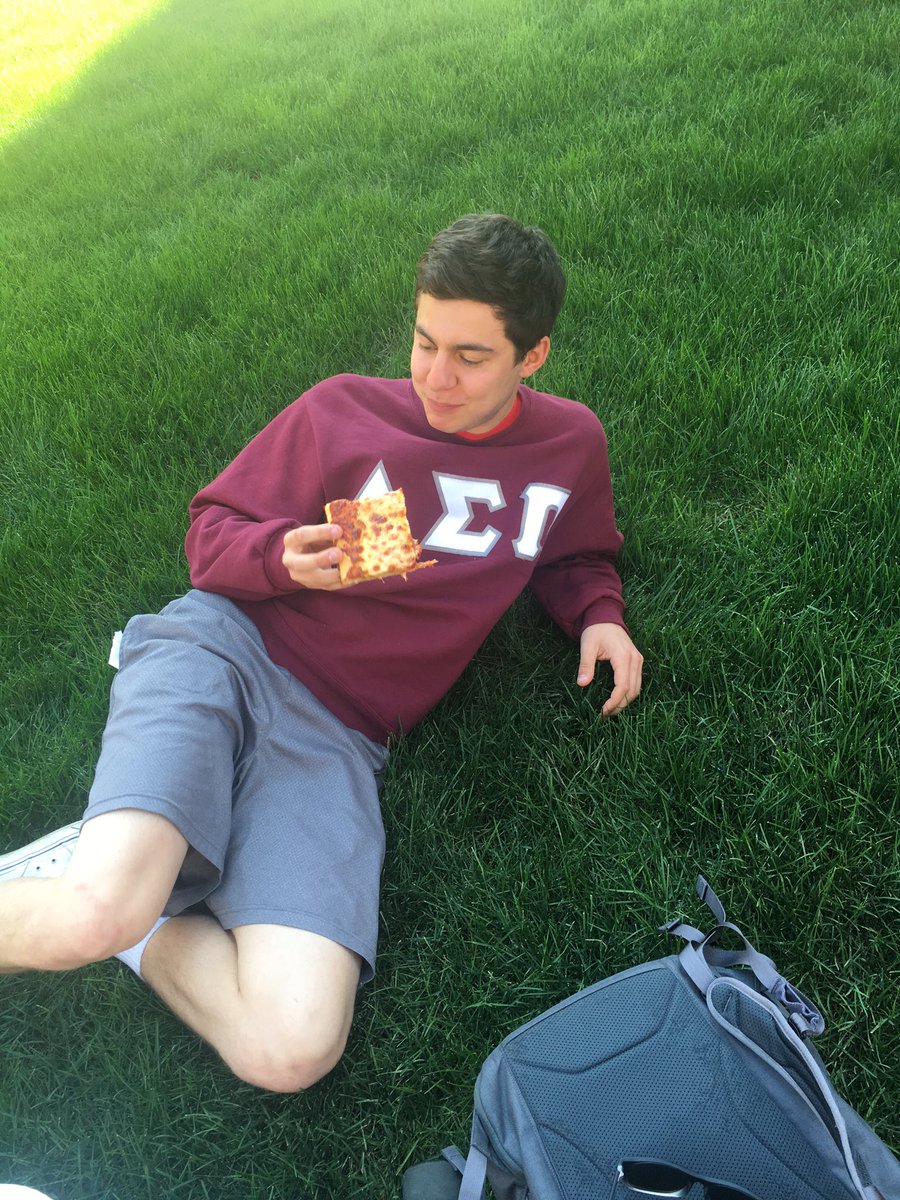 OSUDSP's tweet image. #FisherGreekWeek provides pizza and happiness #OSUDSP