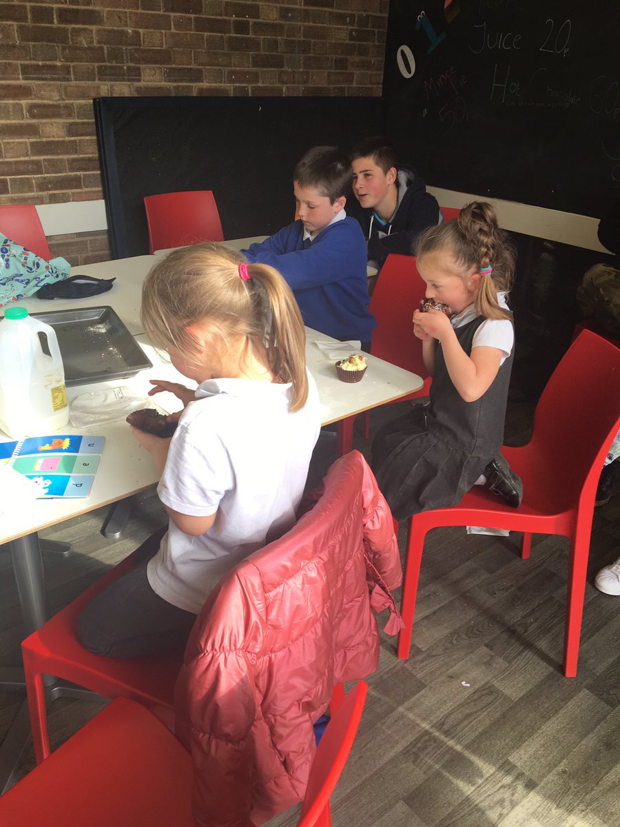 Emma Robertson tweet media