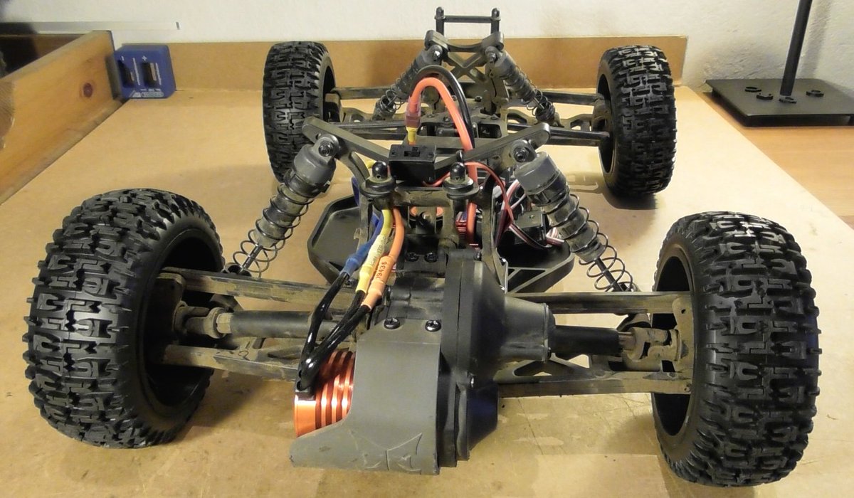 RemoteAddicted's tweet photo. Project AMPlifyer is done. Brushless upgrade for the @ECXRC AMP MT Kit. 3300kv with a 24t pinion :) #ecx #ampmt #rc https://t.co/87DtQU8tcC