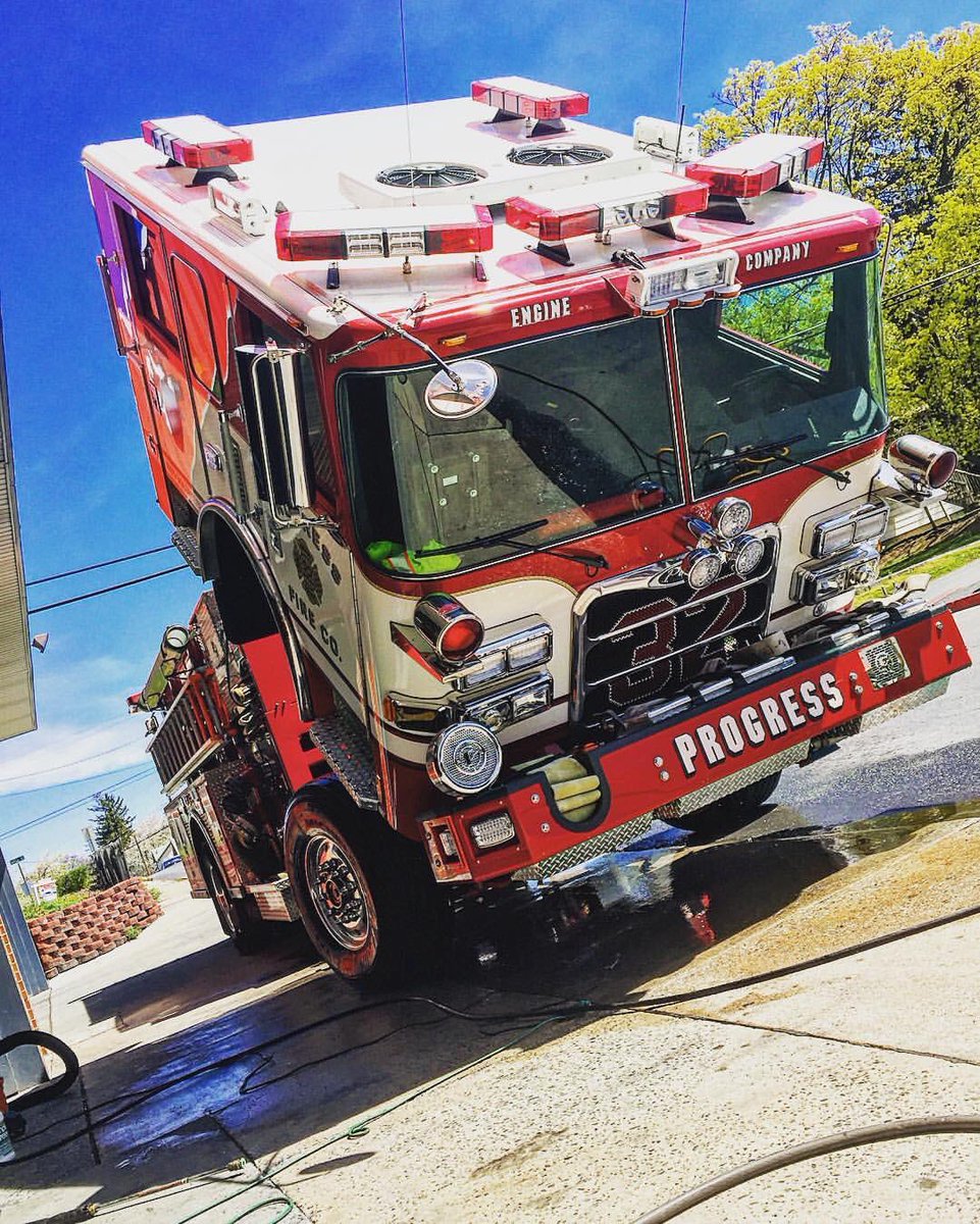 ProgressFire32's tweet image. Showing the wagon some love on this beautiful day #progressfire #enginecompany #pmday