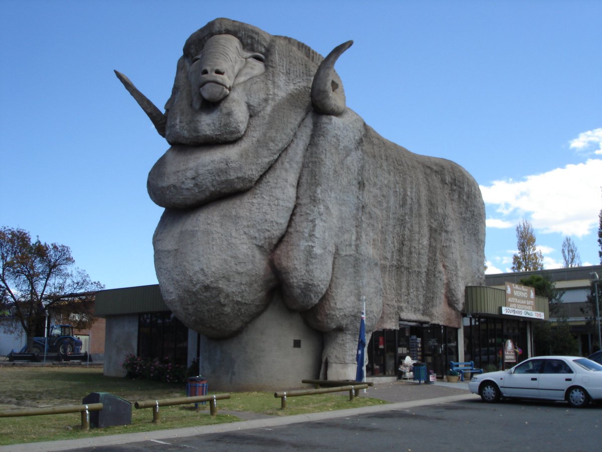 OllyAus's tweet photo. The Big #Merino at Goulburn on the way back to Sydney. Have agreed van sale, handover in a few of days #10yearsAgo https://t.co/10BHecTMlp