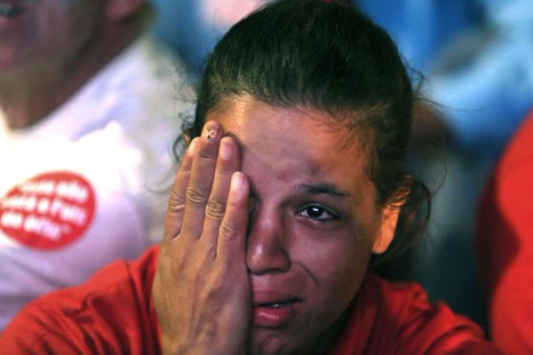 ??????  SEMBIT [+18] ? ???????: "Depois de 13 anos de choro do povo  brasileiro &eacute; muito bom ver um petista chorando. #alutacome&ccedil;ou  https://t.co/fODuUeGZdq"