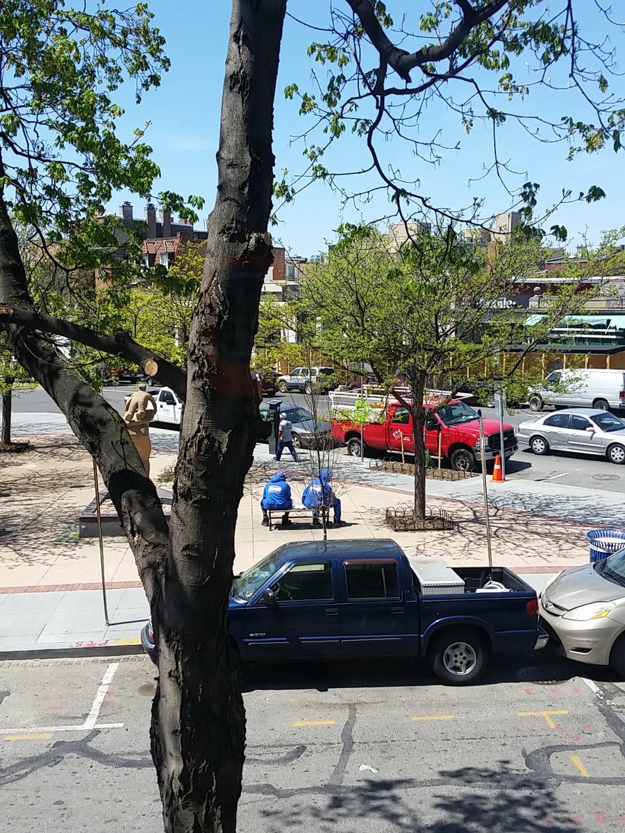 UnityParkADMO's tweet image. Suspicious buckets, chemicals, and bags in @UnityParkADMO. @AdMoBID cant help! Can @DCPoliceDept help?