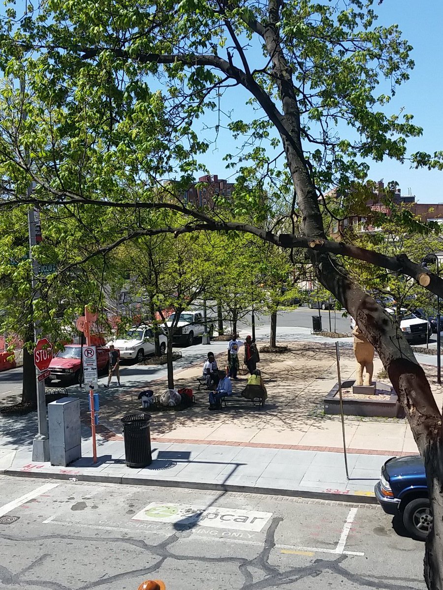 UnityParkADMO's tweet image. More drunks and more garbage everyday here @UnityParkADMO