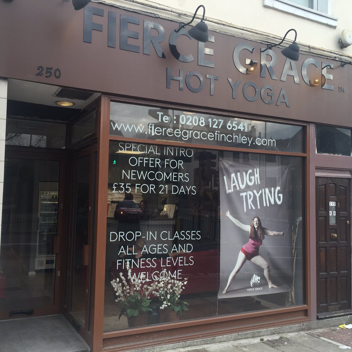 FierceGraceN3's tweet photo. 7pm Classic and 8.45pm Fierce Grace coming up! Who's joining us? https://t.co/rT9NluAPwj