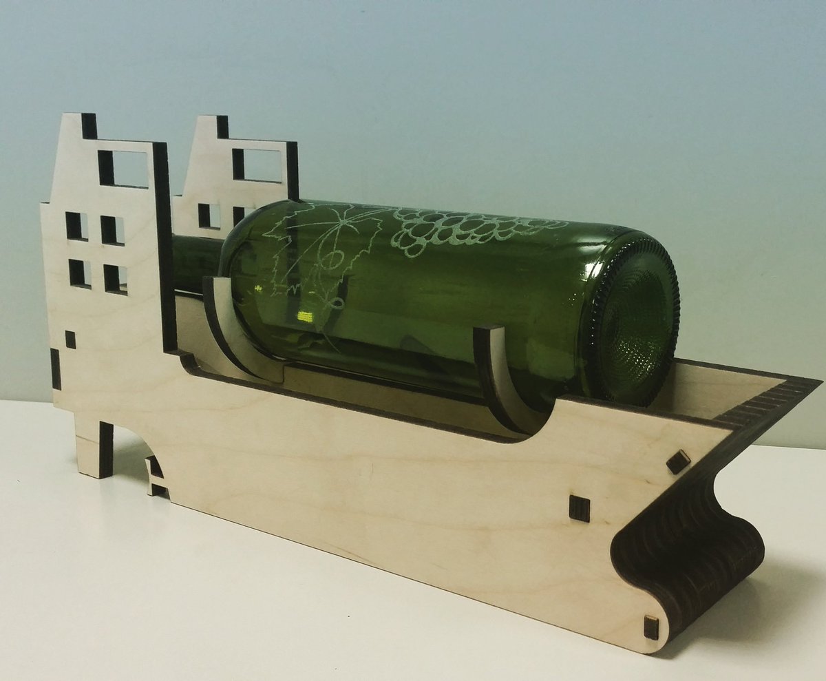 EmiDesign_'s tweet photo. A #wine #bottle #carrier dont you wish it came in #real #size. I definitly would :) https://t.co/lMbovzce2w