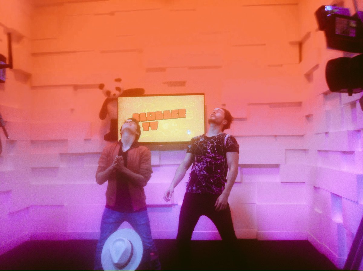 BloggerTv_'s tweet image. #ElChallenge con @Saakmx #lunesdeBloggerTv😎