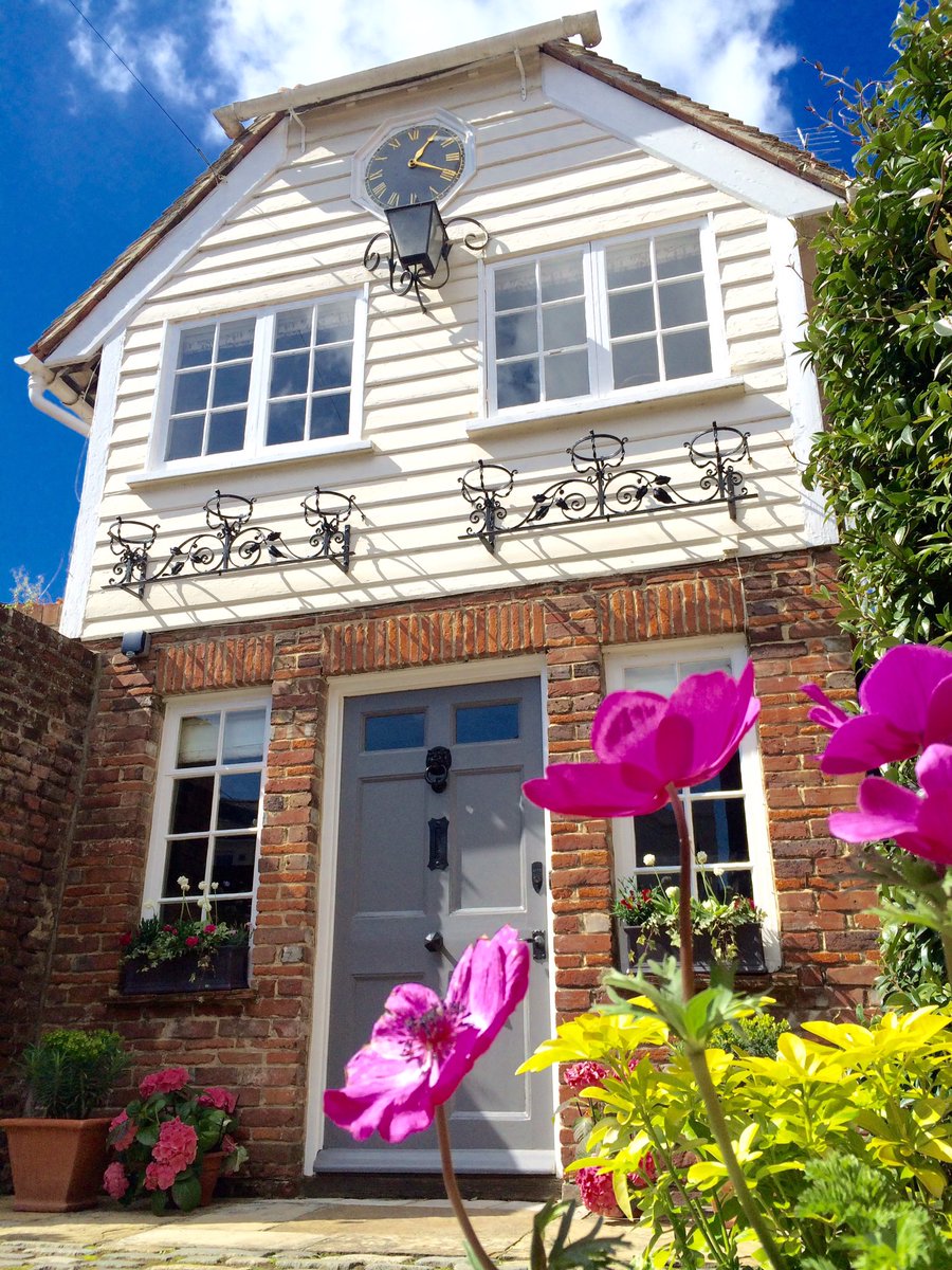 <a href="/chiclockhouse/">The Clock House</a> SPRING SPECIAL OFFER
Book 5 mid week nights in April/May and get 25% off. #lastminute #specialoffer