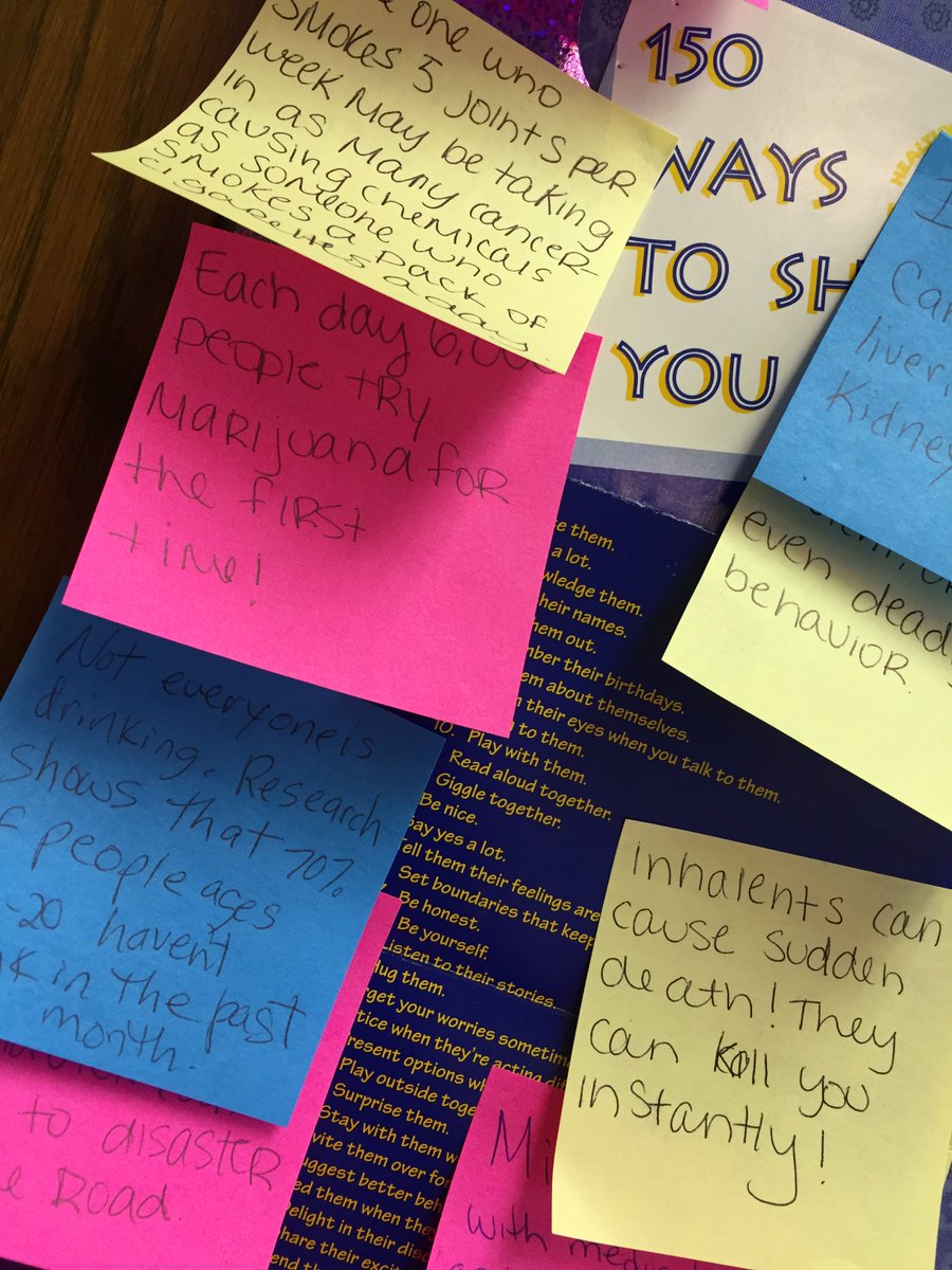 ReutherLaurie's tweet photo. SADD is getting ready for their informational post-it flash mob! Are you ready for some facts?? #WeAreReuther https://t.co/DbvjmuAbJr