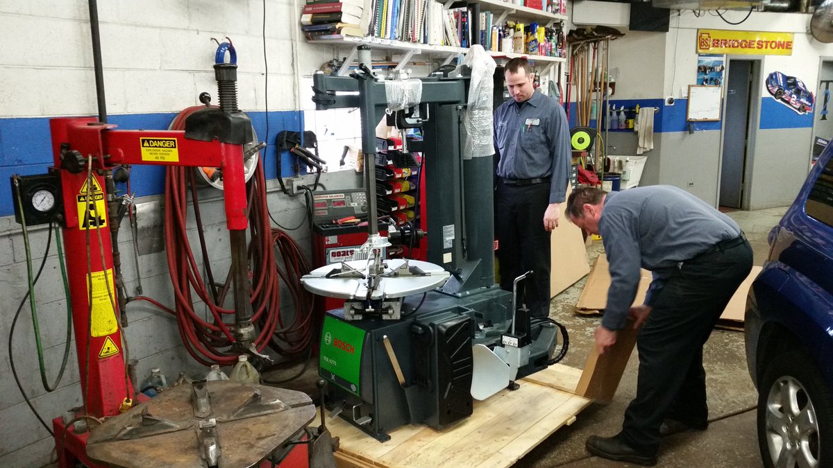 T2Automotive's tweet photo. New tire machine in the shop for all of your tire needs @BoschGlobal #automotive #autotech #Bosch https://t.co/2IPtj7ADdr