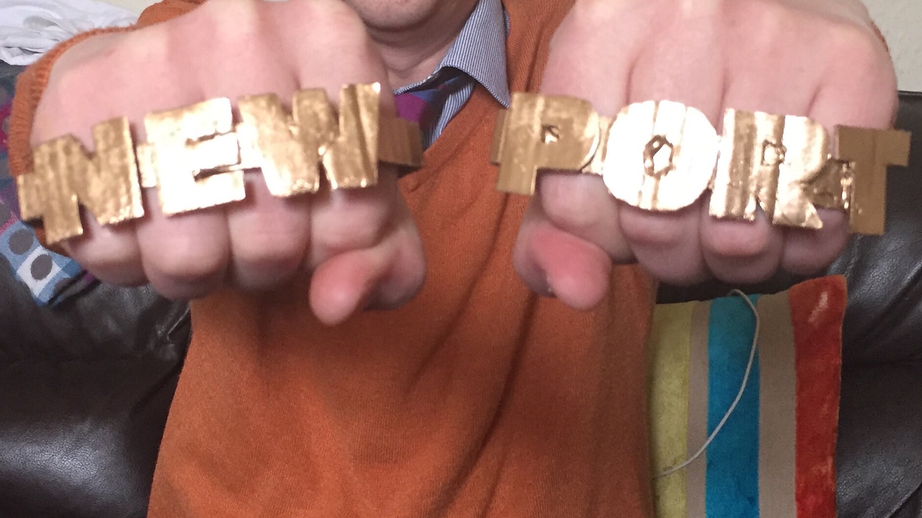 Love hate four store finger rings