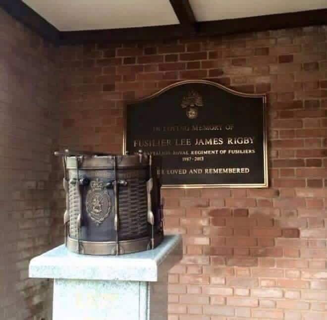 Geezajay2013's tweet photo. Fusilier Lee Rigby Memorial! This deserves to Retweeted By Every One https://t.co/fQHcWCSnUG