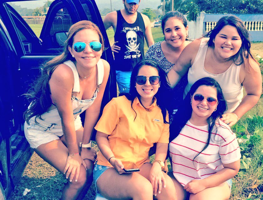CPlesage's tweet photo. Sunday getaway 🌊💘👯‼️ @VaneM19 @marcelazacapa @BlancaMart @Espinal16 https://t.co/7gFyFe7i74