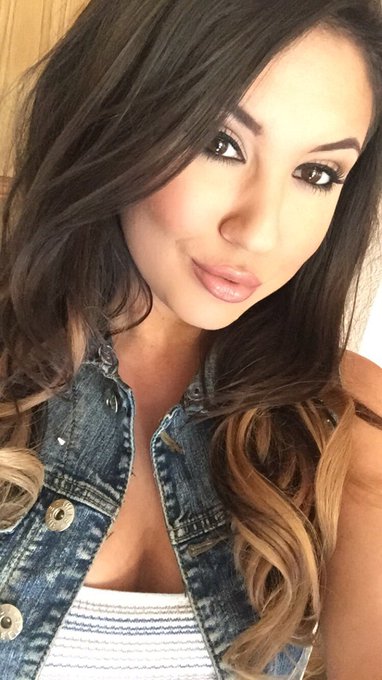 Innocent selfie 😇 except I still look like I'm about to hop on a dick 👌🏼 https://t.co/mGuUrQOge7