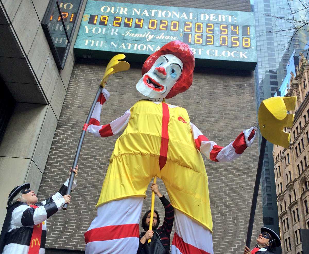 Power2thePuppet's tweet photo. Ronald laughs off the debt for #taxday https://t.co/m0hTbABlQJ #McDonalds @FastFoodForward https://t.co/mjYo6IP33X