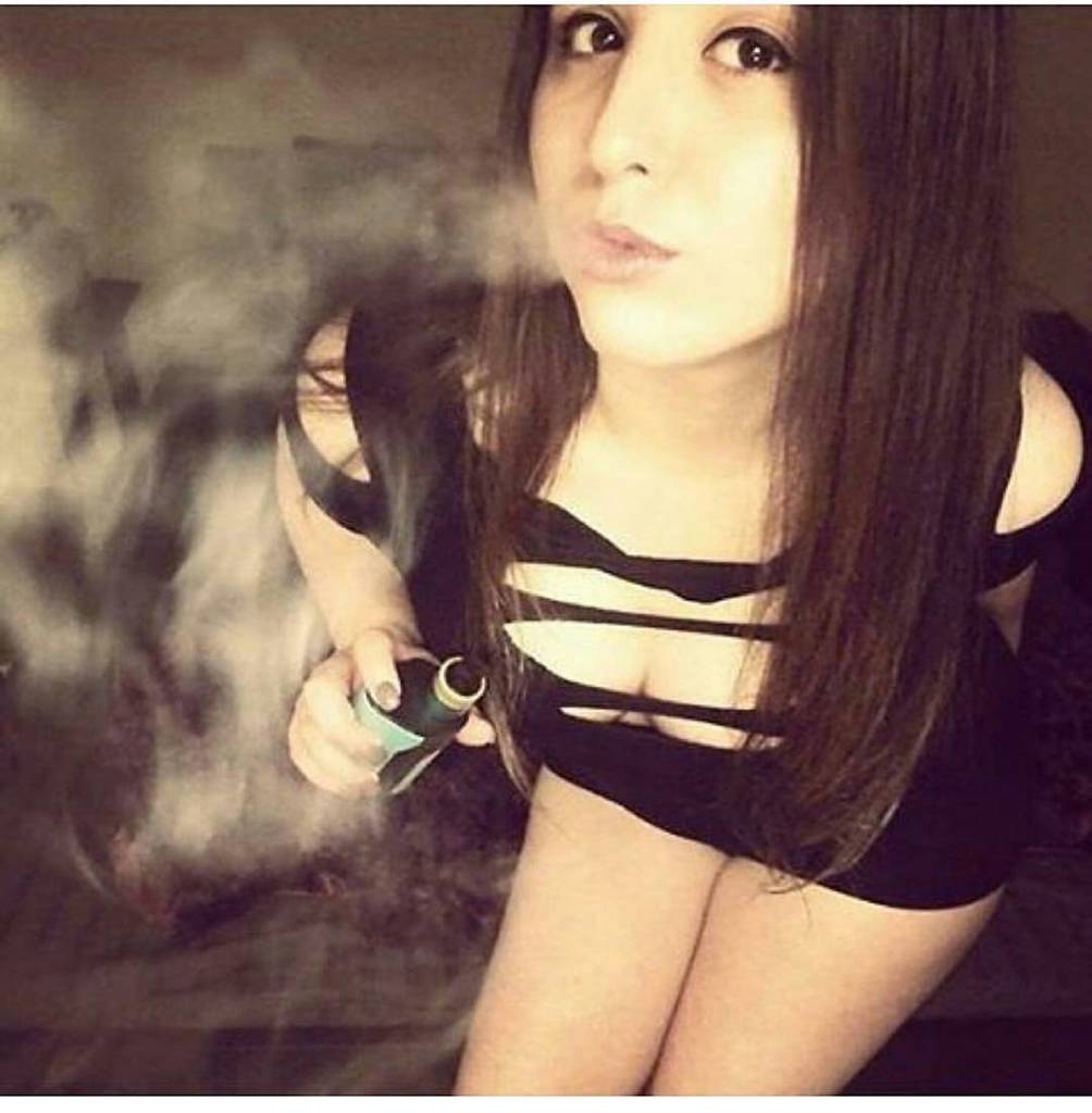 CannonballVapes's tweet photo. ๐ฅ๐คโฃ๐ฃ๐จ @Vapequeenkayla - #TeamVML #VapemodelsLiquid #Vapemodels #FlawlessVapers #vmlEyeCandy #vmlJustPeachy #GirlsWโฆ https://t.co/fepfNgkEHl