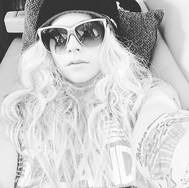 AbbeyRamona's tweet image. New pic of Avril Lavigne. So beautiful! 😍❤️