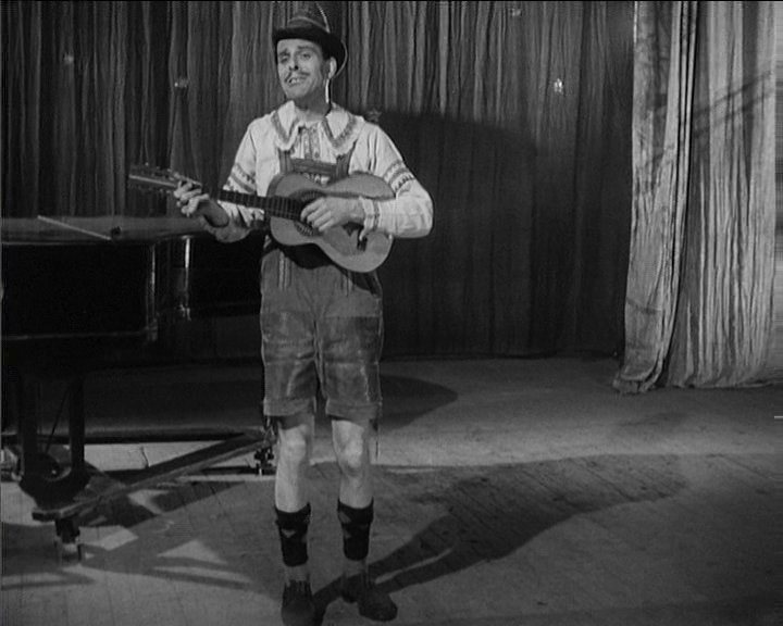 AaronMLB's tweet photo. This may be the best scene from any film. Ever. Coming soon @TalkingPicsTV https://t.co/yLFlh26LNH #DateWithADream https://t.co/r9znrVFVHa