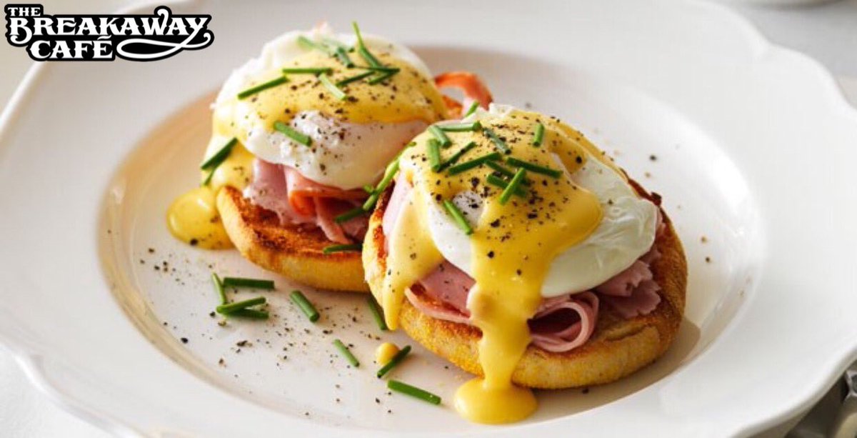 cafe_breakaway's tweet photo. Tuesday's lunch special is "eggs benedict" w a hash brown patty. Come for a drive,great local flair #YMM #rmwbanzac https://t.co/PMQ4BYAU95