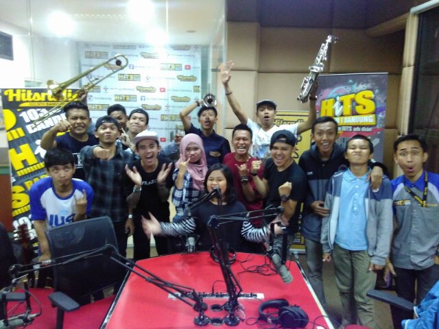 Barusan @Hitsradiobdg w/ teh @miabeutik yuhuuuu