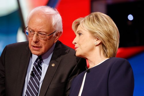 Libertea2012's tweet photo. Bernie and Hillary Have Very Different Positions When It Comes to Fracking https://t.co/DvihOQmsGr #NotMeUs https://t.co/1KNAJrnrP9