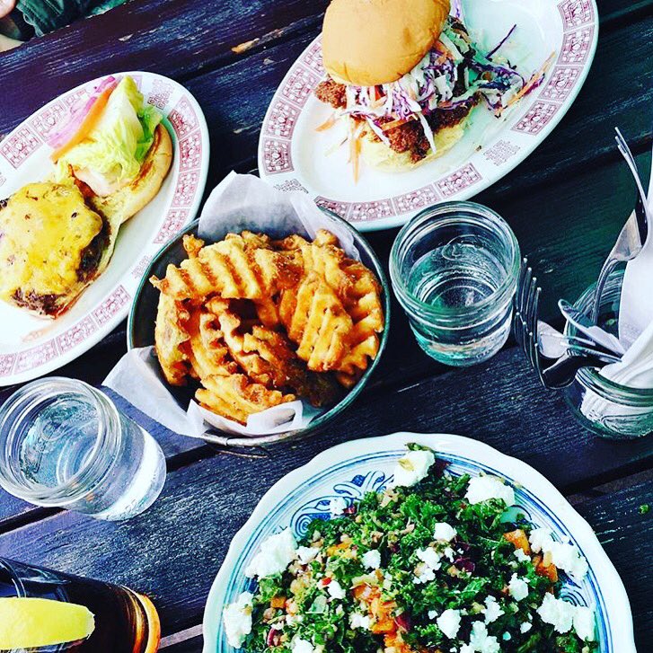 forrestpointbk's tweet photo. What's up, 78 degrees! ✨🌲✨ #ForrestLunch 📸 @luanna90_ https://t.co/Szx3fy4EXK