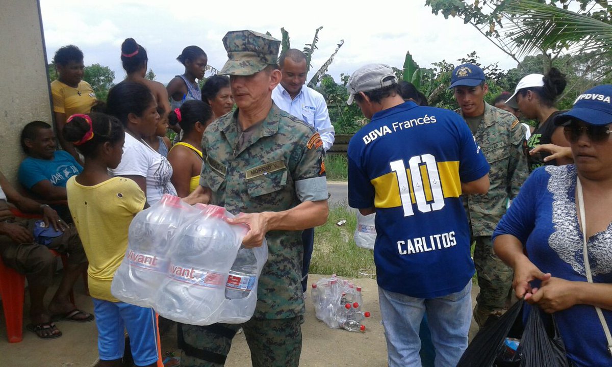 armada_ecuador's tweet photo. .@armada_ecuador se hace presente en Chamanga Esmeraldas, estamos con nuestra gente #FFAAContigo @cuinma_ecuador https://t.co/IB4jIdj2nl