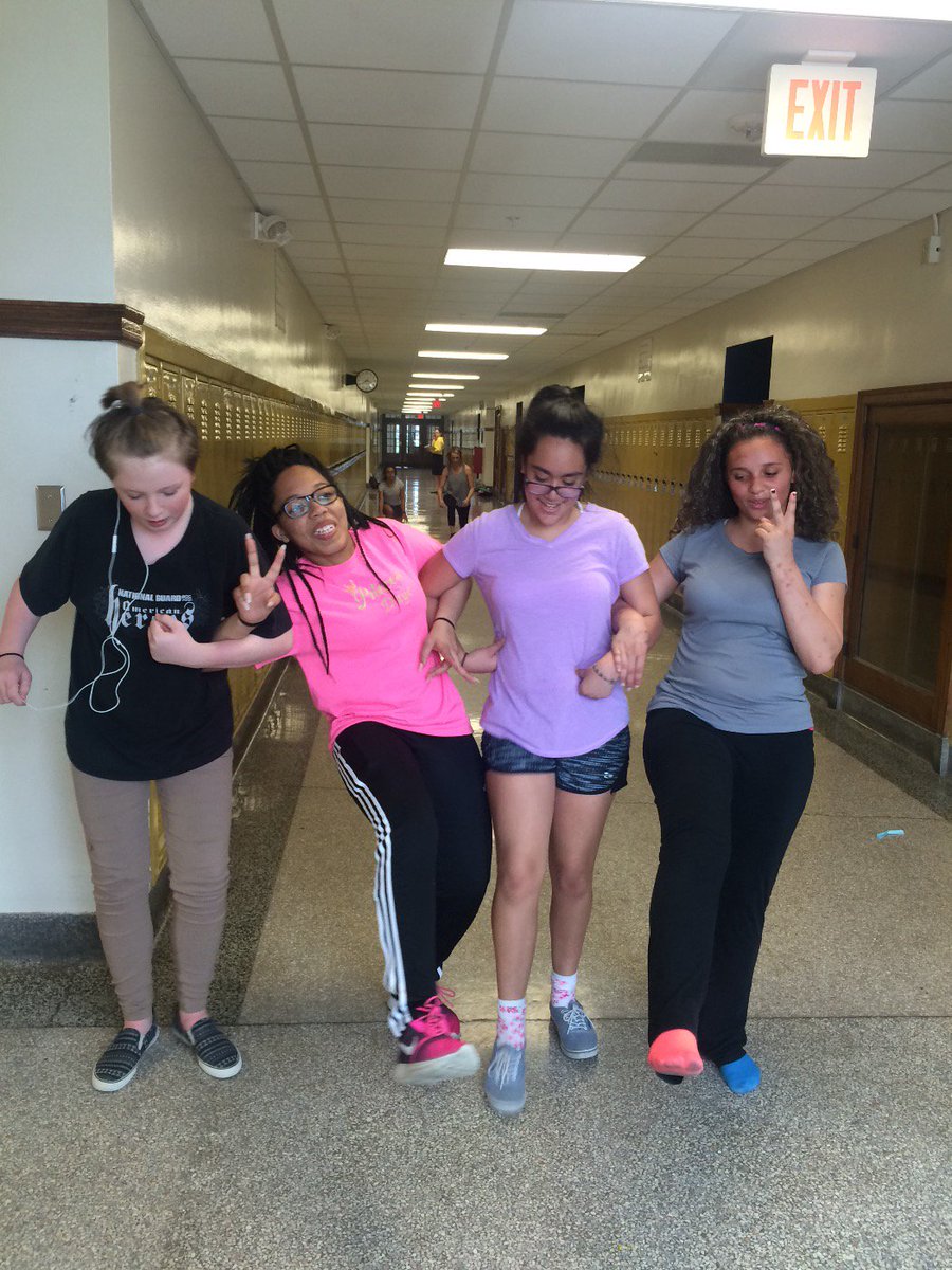 julia_minnehan's tweet photo. Having too much fun at @GirlsontheRunIA @AmosHiatt Thanks @GEARUP_Iowa https://t.co/1oTPOhMPby
