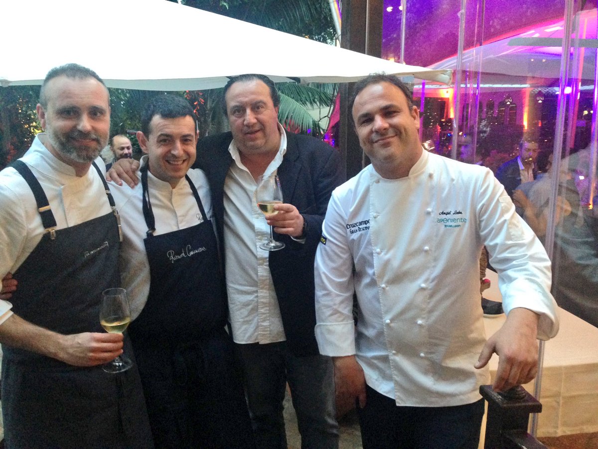 SastrePaco's tweet photo. Pocos faltan de los "grandes"!!vaya homenaje a @JRobuchon @RobuchonParis @FrancisPaniego @chefdelmar @PacoRoncero https://t.co/RF27H3UkMa