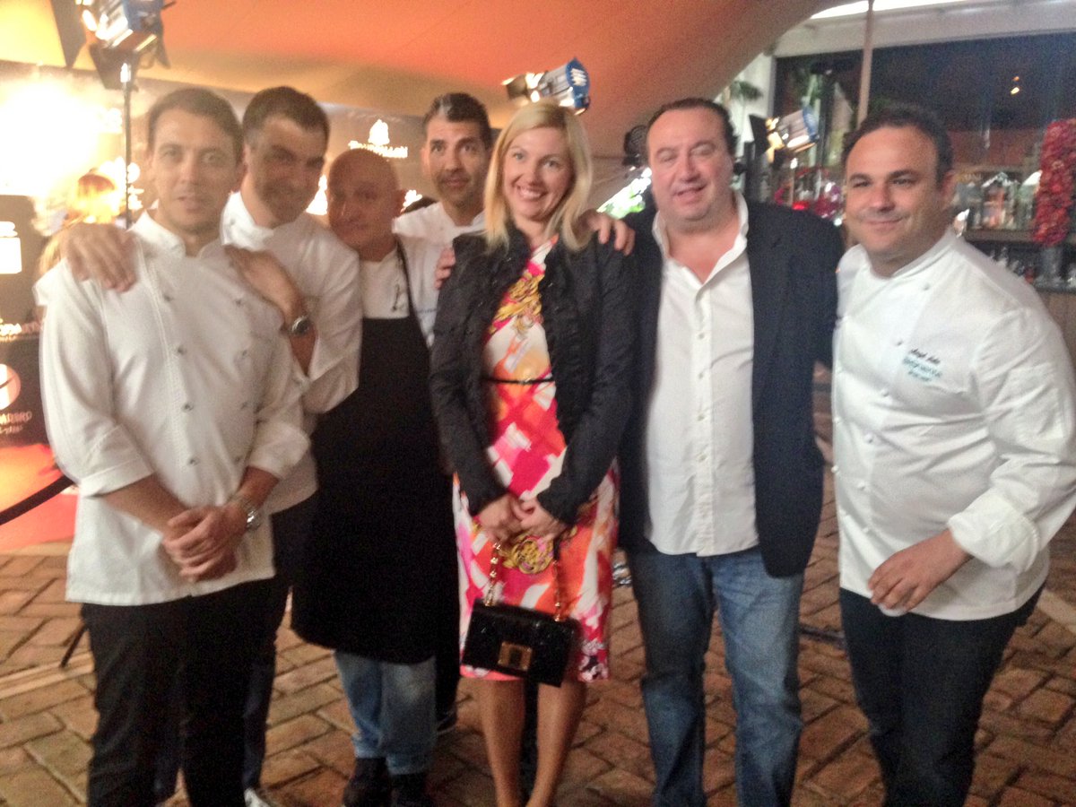 SastrePaco's tweet photo. Pocos faltan de los "grandes"!!vaya homenaje a @JRobuchon @RobuchonParis @FrancisPaniego @chefdelmar @PacoRoncero https://t.co/RF27H3UkMa