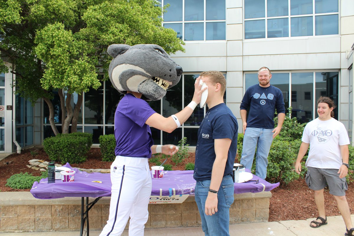 KSU_Salina's tweet photo. Is it possible to have a Throwback Monday...to this past weekend...when Open House was so much fun?! #rootedinpurple https://t.co/mP56fUS7fy