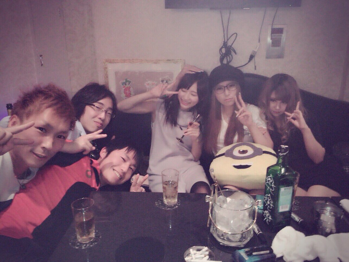 うえけん そーいえば愛ちゃんが静岡帰る直前に天使もえちゃんと愉快な下僕達が送別会してくれた W えぇ子やなぁww 新宿 歌舞伎町 Bar Barピエロ 桐生さくら 天使もえ 愉快な下僕達 平和