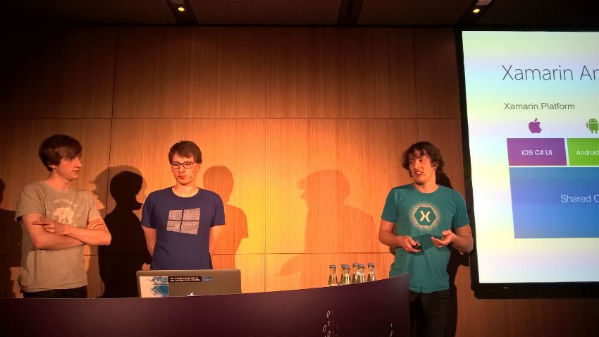 VisualStudio's tweet image. One language to rule them all!
&lt;3 this article on how #Azure &amp; #Xamarin dominate app dev.
spr.ly/6012BYlT8
