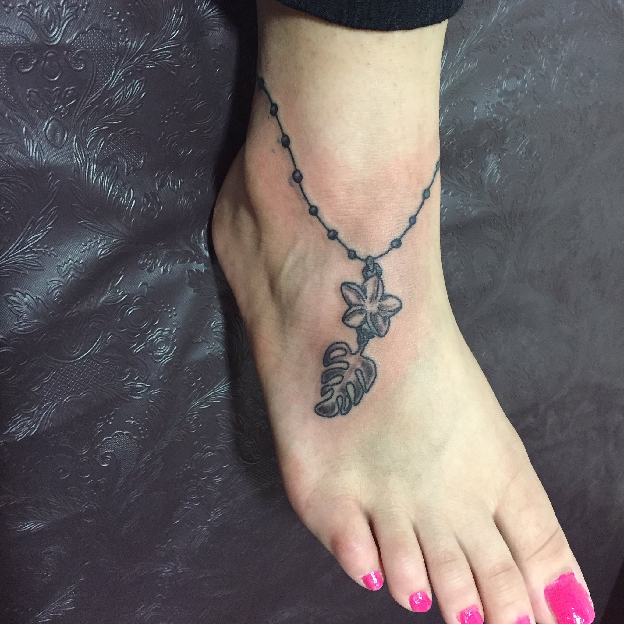 ｔ ｂ Studio 零 ハワイアンジュエリー風アンクレットタトゥー 気に入ってもらえてよかったです 針処 零 T Co Nzwk0gzrce Tattoo タトゥー ハワイアンジュエリー アンクレット プルメリア モンステラ T Co Mytmdmooxo Twitter