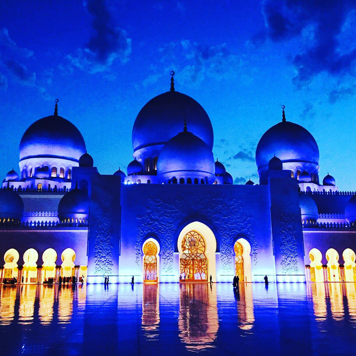 adventuredazing's tweet photo. Abu Dhabu, UAE! See more at https://t.co/oWY754dH6H https://t.co/4QFOt1z5wd