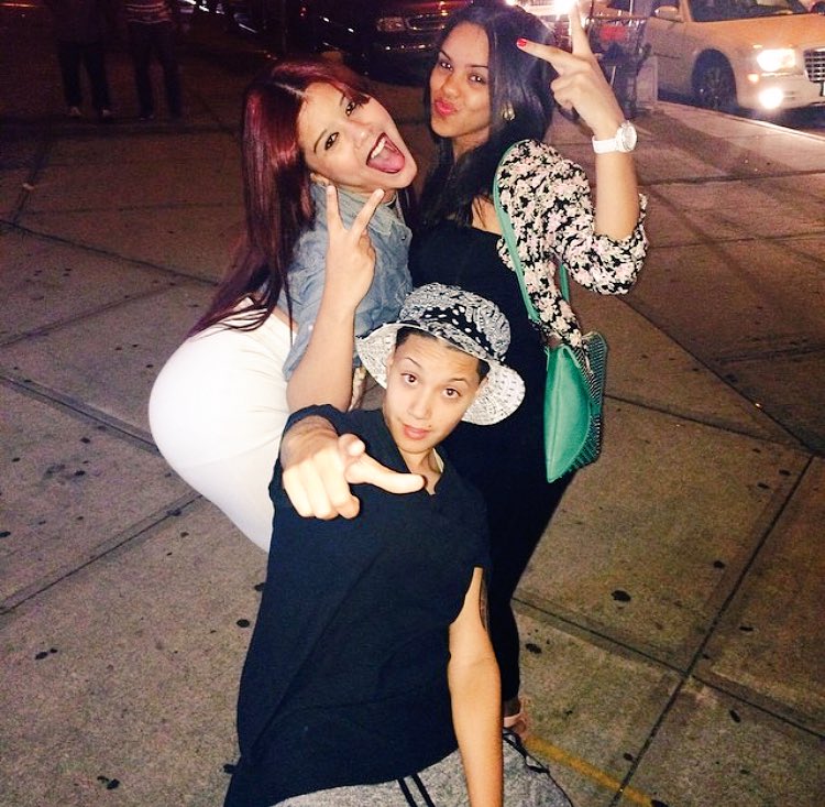 zeroemotions_'s tweet photo. In honor of always having the same friends. @StreetPoetMC @queen_ErikaYO #backin14' I think 😅💞 https://t.co/WinMqtPq8f