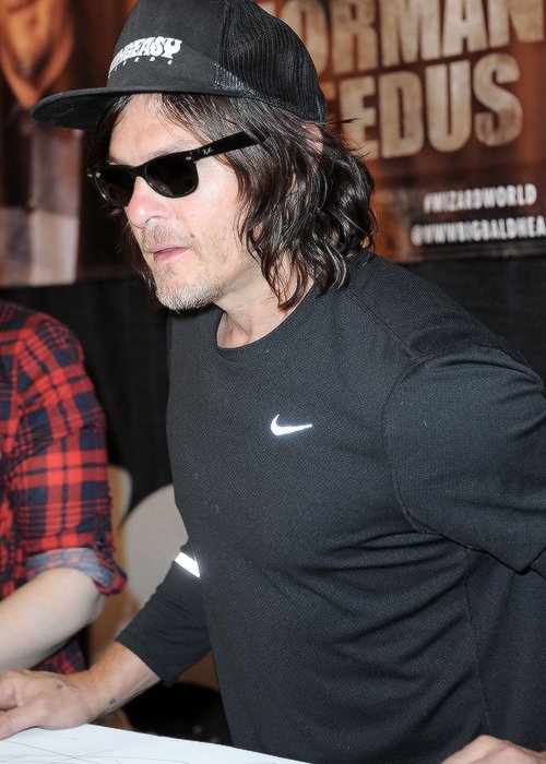 NomanTwd's tweet photo. Hey ✌
@Juliet8173 
@Lil_reedus 
@illusive_wind 
@EnerGiz_Dixon 
@TWDFamily_AMC_ 
@lcwilli1 
@reni_89 
@NormansCat https://t.co/WAsMXzs55A
