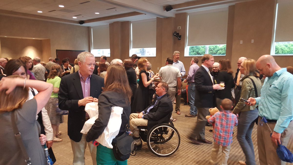 notkelsi's tweet photo. A reception follows the special #comocouncil meeting. The regular council meeting begins at 7 p.m. Stay tuned. https://t.co/wtFdWG4EGl