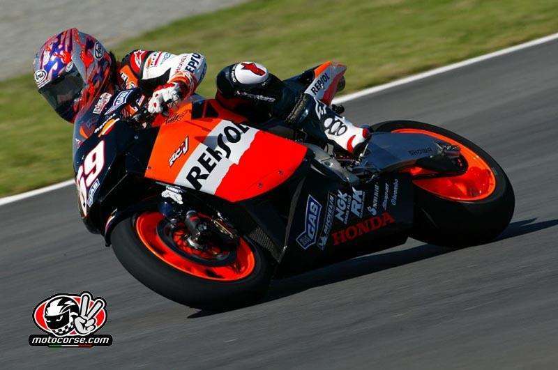 #MotoGPLegend @NickyHayden on his Repsol Honda RC211V at Welkom, South African #MotoGP. #OnThisDay in 2004