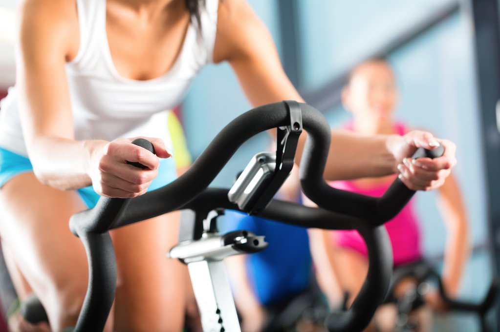 EatThisNotThat's tweet photo. 8 workouts that burn the most belly fat. https://t.co/hexsl571Xm https://t.co/bgFrvAWe3b