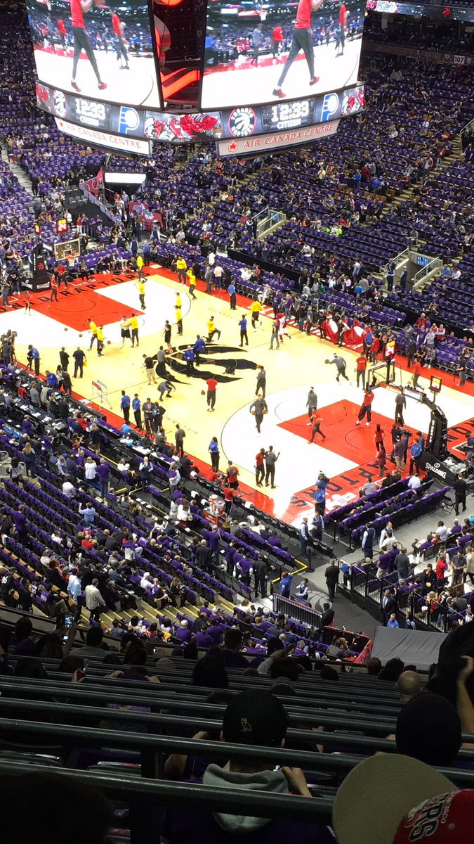 grinder2314's tweet photo. Raptors playoff game 2 #WeTheNorth https://t.co/gAdVw3Tto7